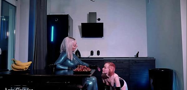 trendslatex lesbian pussy play and petting at home in rubber